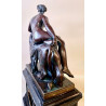 Reloj de sobremesa, escultura de bronce “Ariadna sobre la pantera”, firmada Jules Graux Marly. Segunda mitad del Siglo XIX.