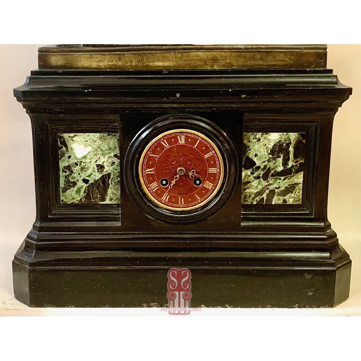 Reloj de sobremesa, escultura de bronce “Ariadna sobre la pantera”, firmada Jules Graux Marly. Segunda mitad del Siglo XIX.