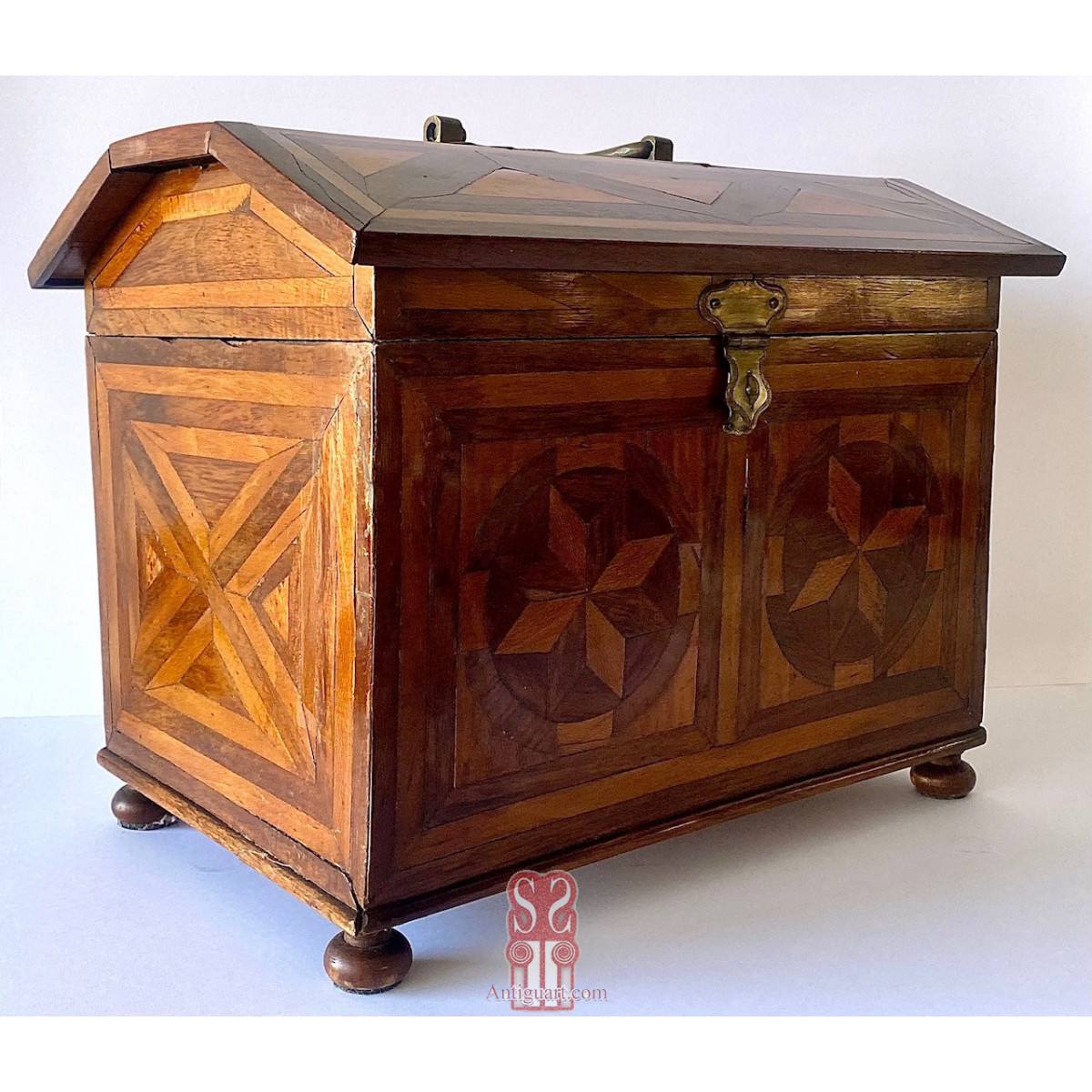 Arqueta baúl de mitad Siglo XIX, Inglaterra. 
