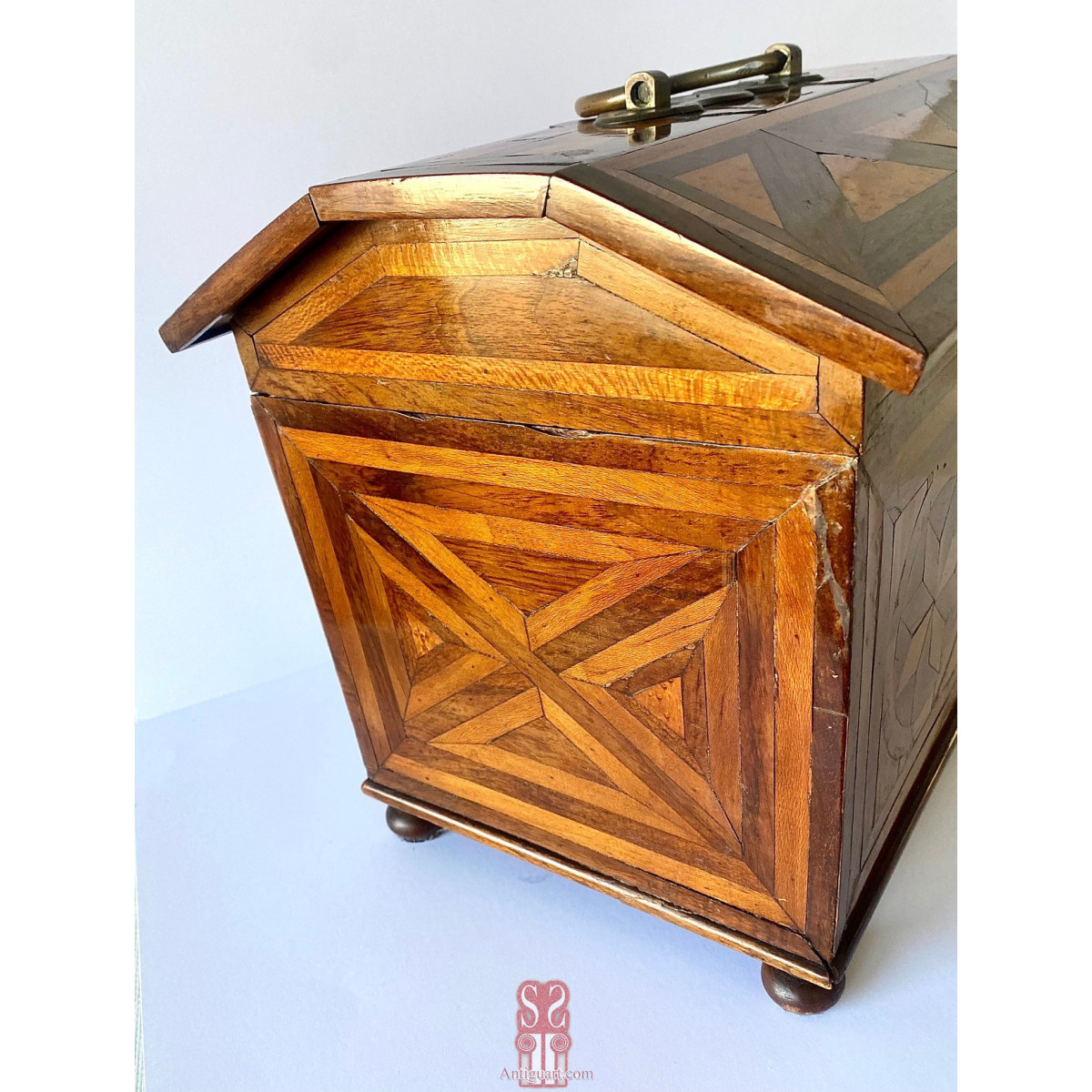Arqueta baúl de mitad Siglo XIX, Inglaterra. 