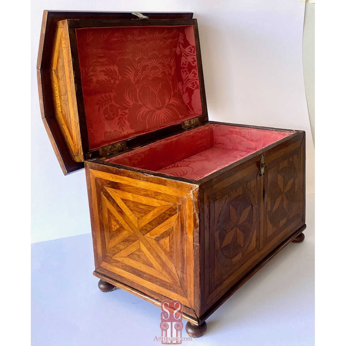 Arqueta baúl de mitad Siglo XIX, Inglaterra. 