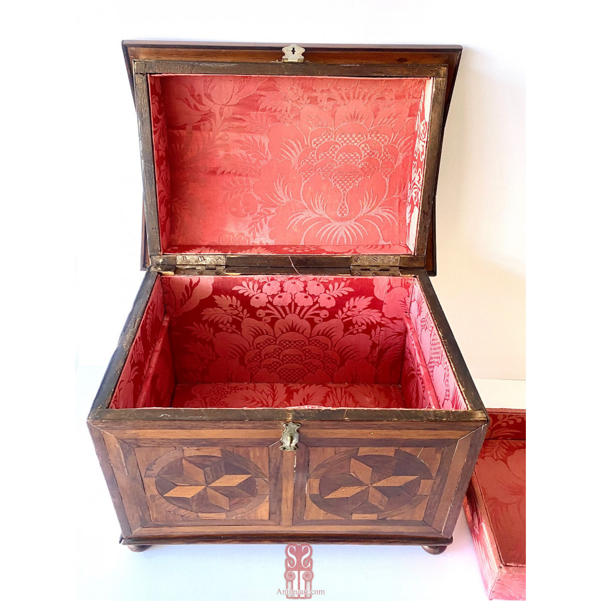 Arqueta baúl de mitad Siglo XIX, Inglaterra. 