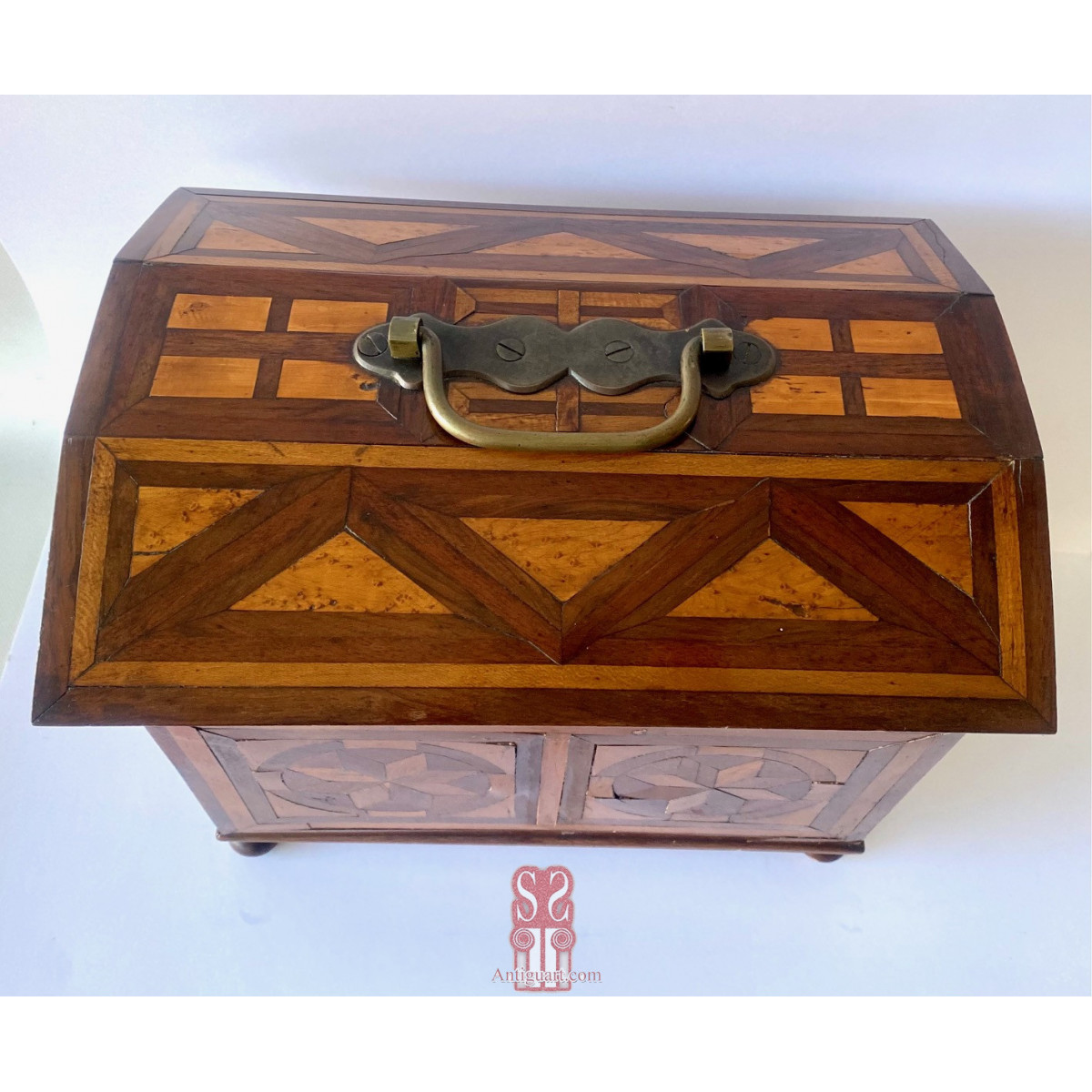 Arqueta baúl de mitad Siglo XIX, Inglaterra. 