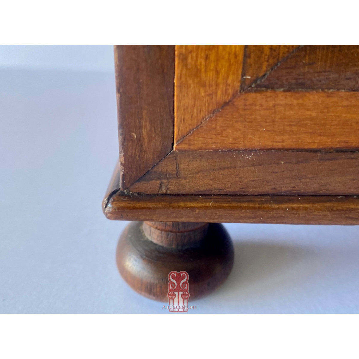 Arqueta baúl de mitad Siglo XIX, Inglaterra. 