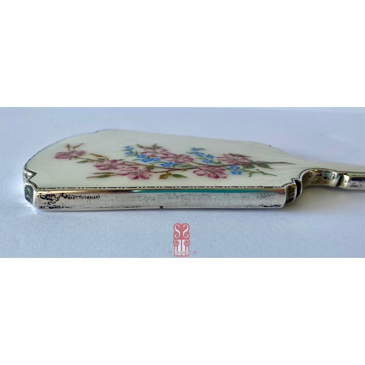 Juego de tocador en plata y esmalte. Inglaterra, principios siglo XX.