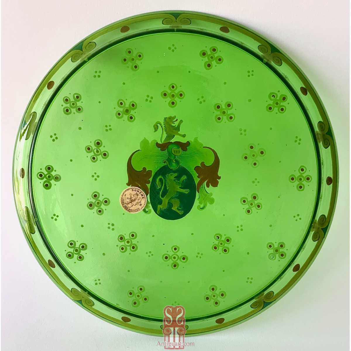 Plato de cristal Bohemio, del siglo XIX.