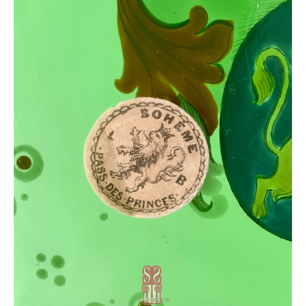 Plato de cristal Bohemio, del siglo XIX.