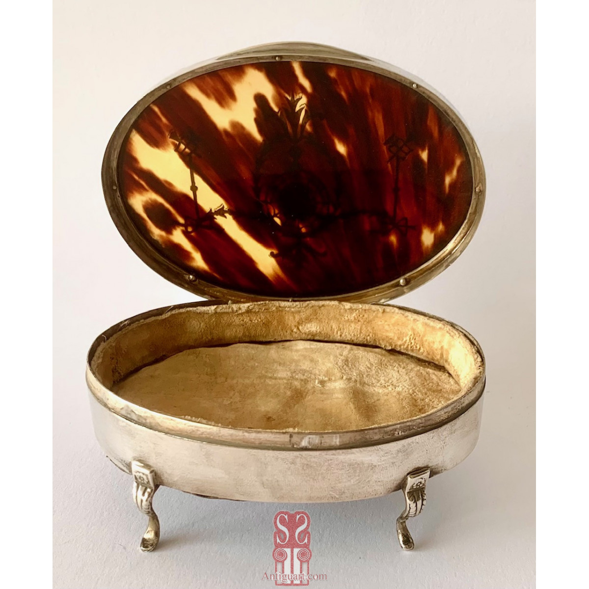 Joyero de plata y carey, Londres 1911, platero William Comyns & sons.