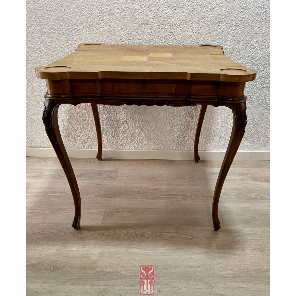 Mesa de juego italiana de finales del siglo XIX.