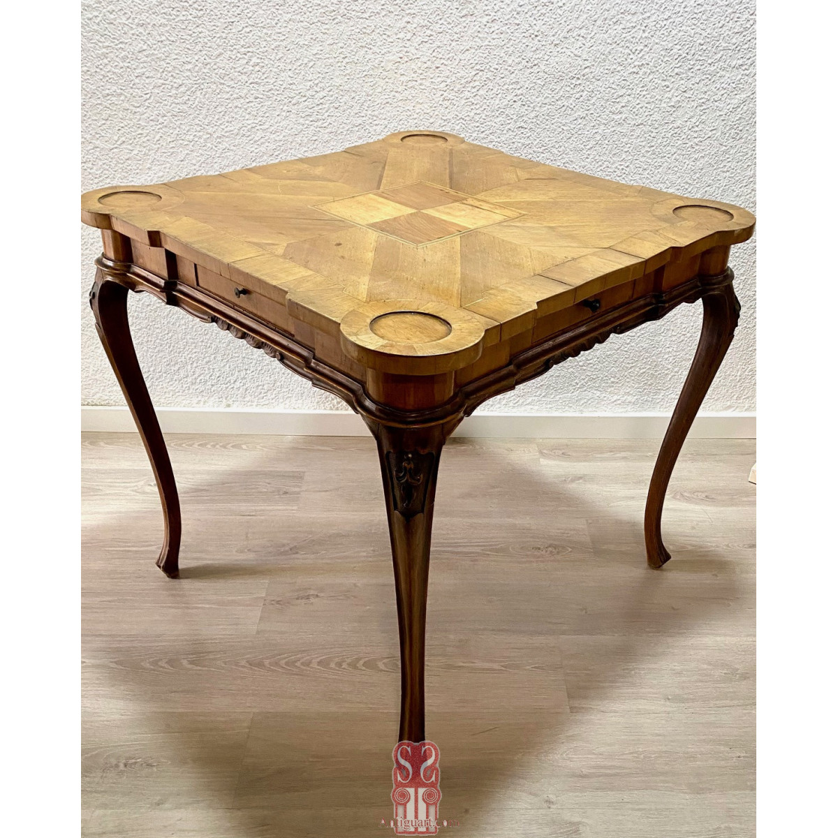 Mesa de juego italiana de finales del siglo XIX.
