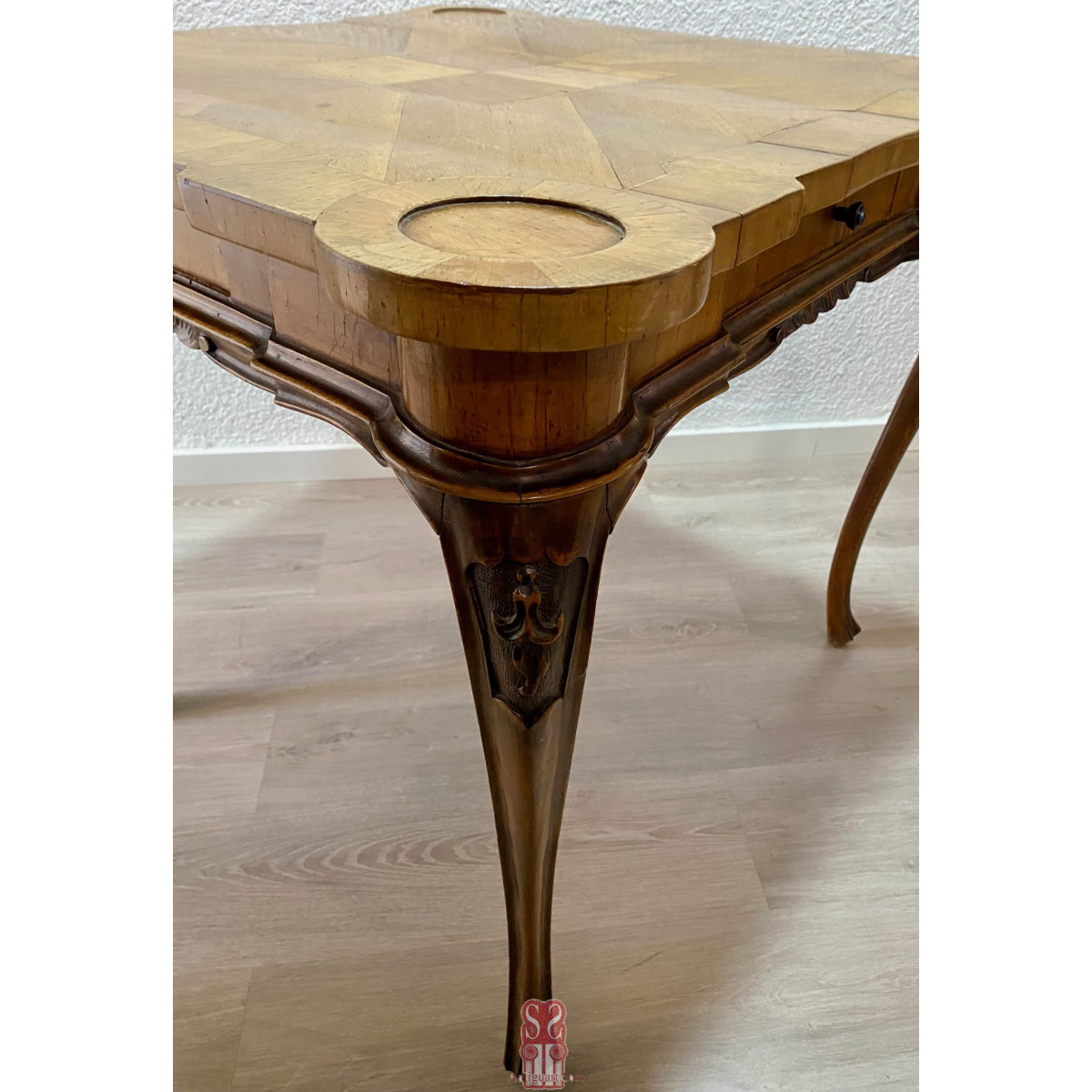 Mesa de juego italiana de finales del siglo XIX.