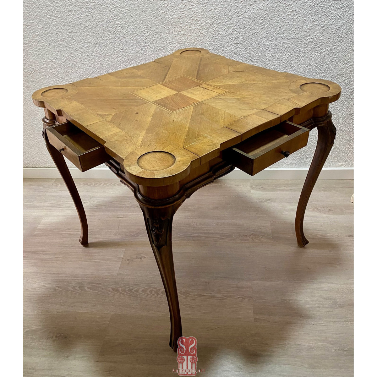 Mesa de juego italiana de finales del siglo XIX.