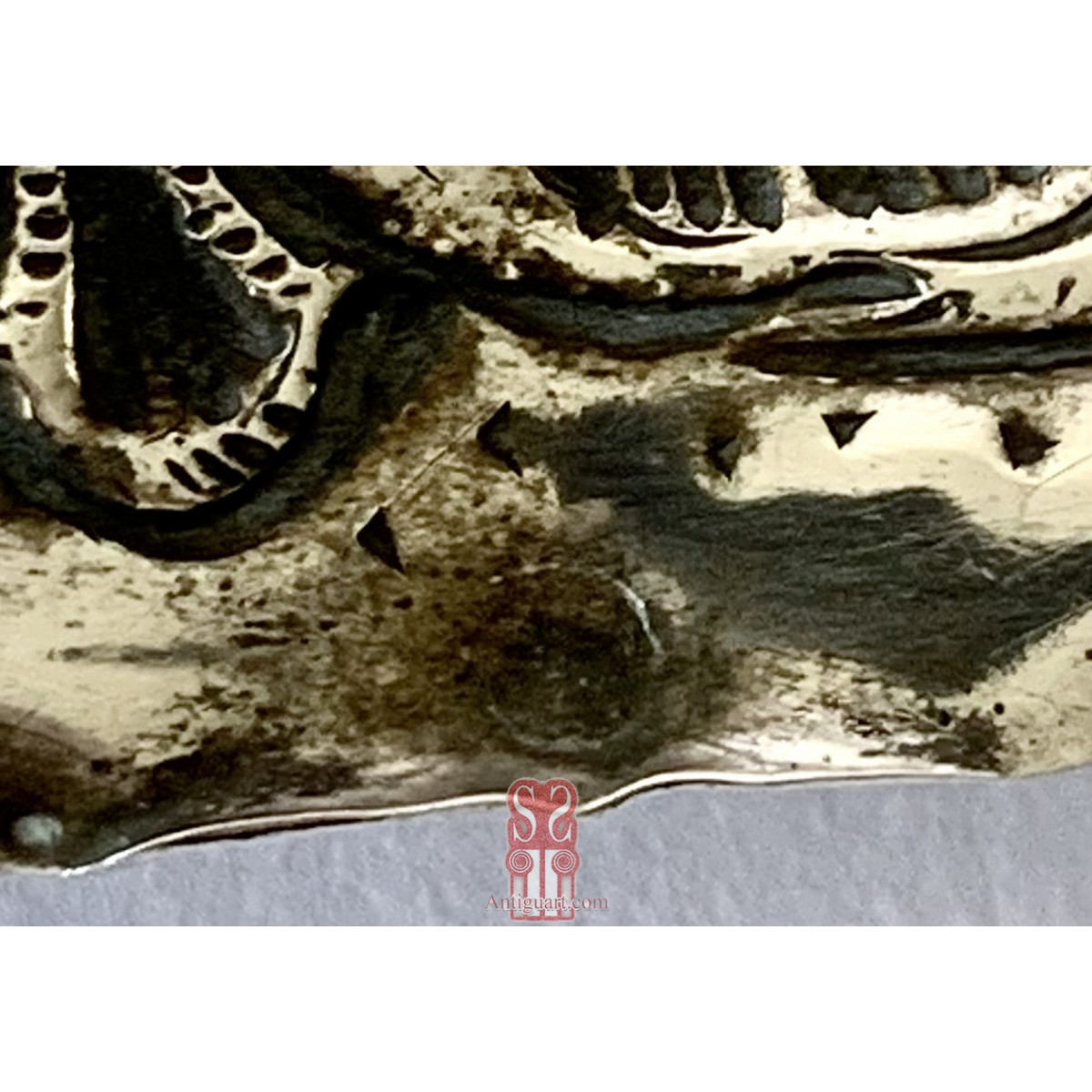 Bandeja de plata de ley cincelada