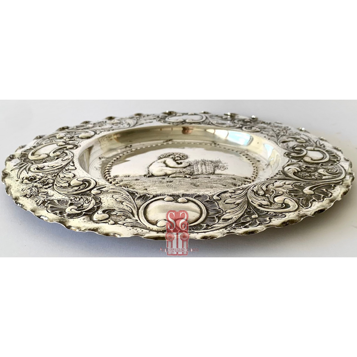 Bandeja de plata de ley cincelada