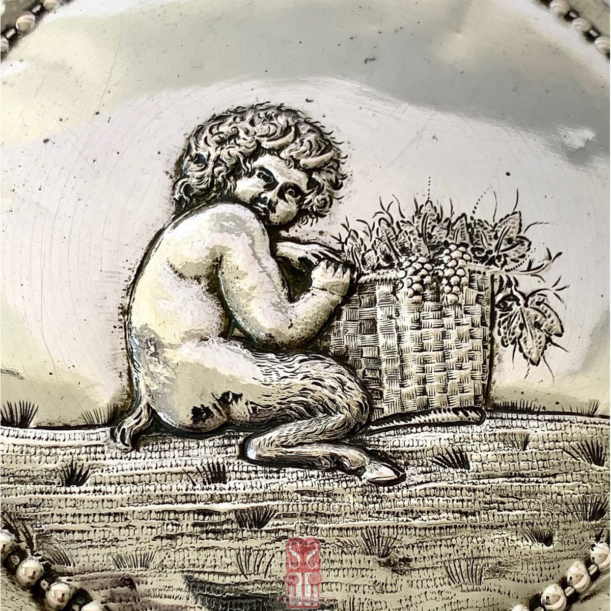 Bandeja de plata de ley cincelada