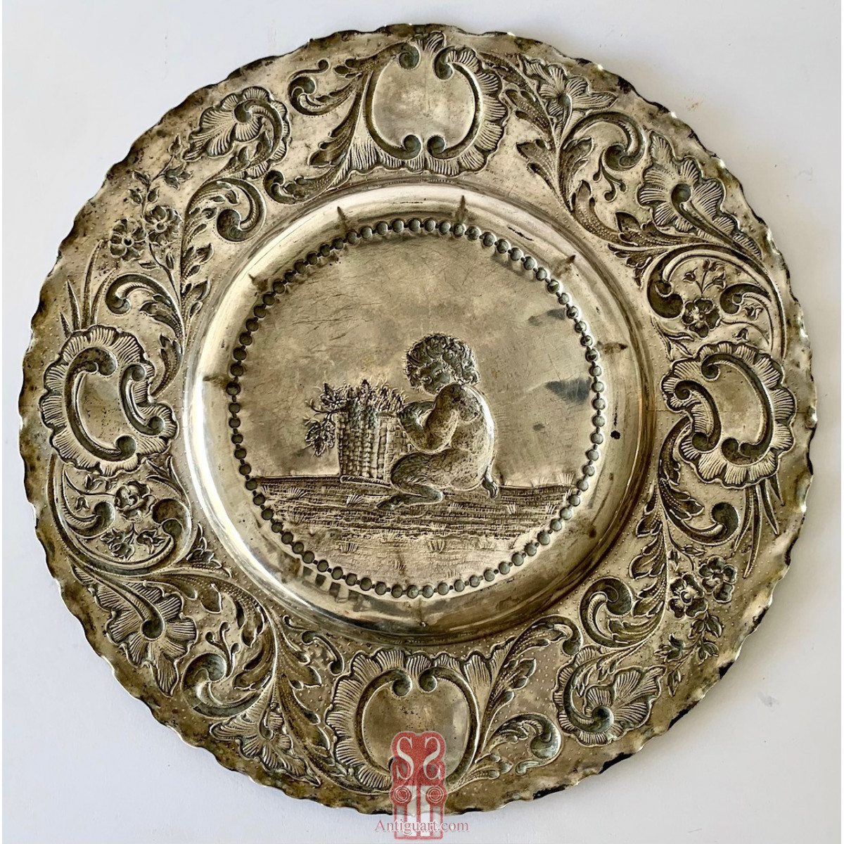 Bandeja de plata de ley cincelada