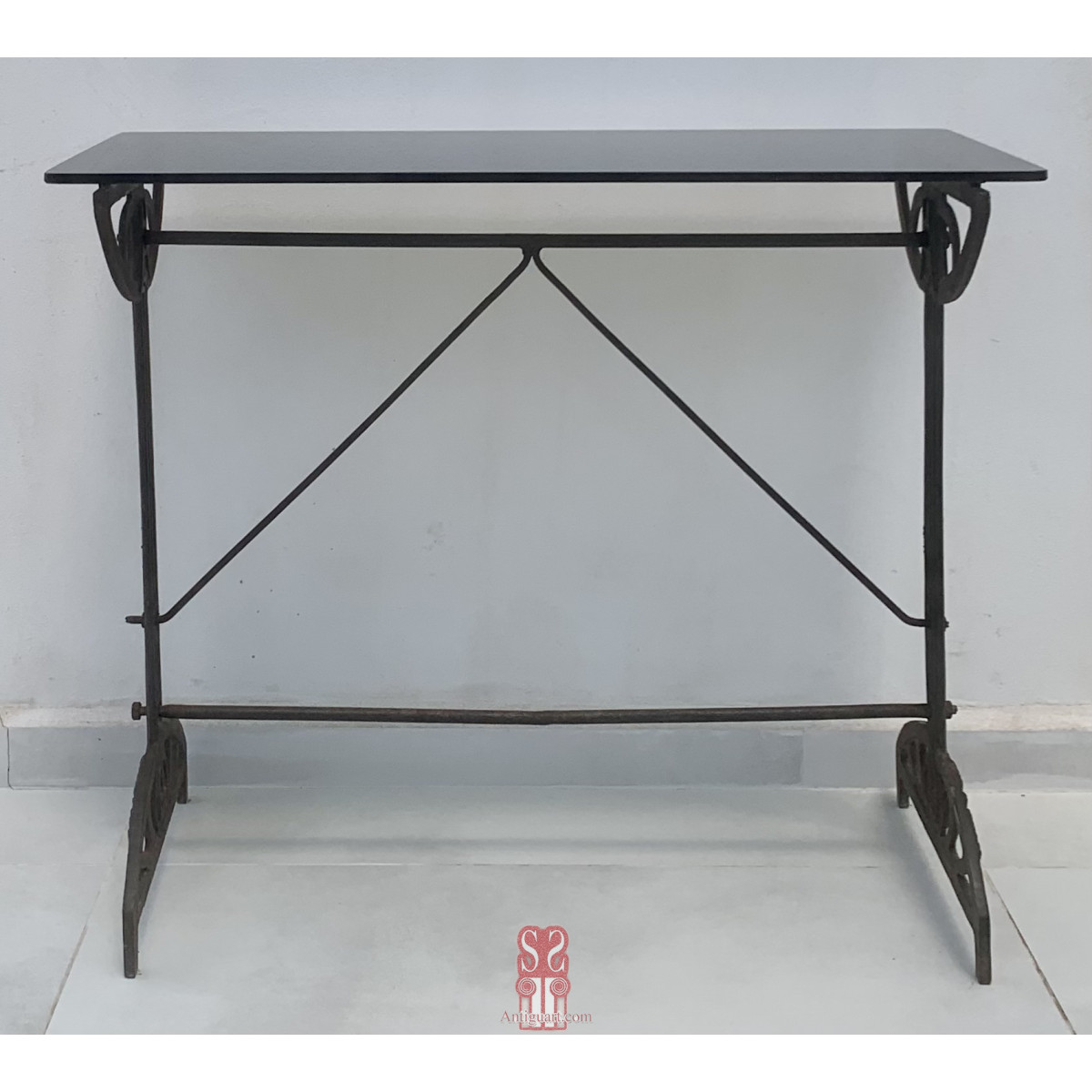 Mesa de bar, principio del siglo XX.