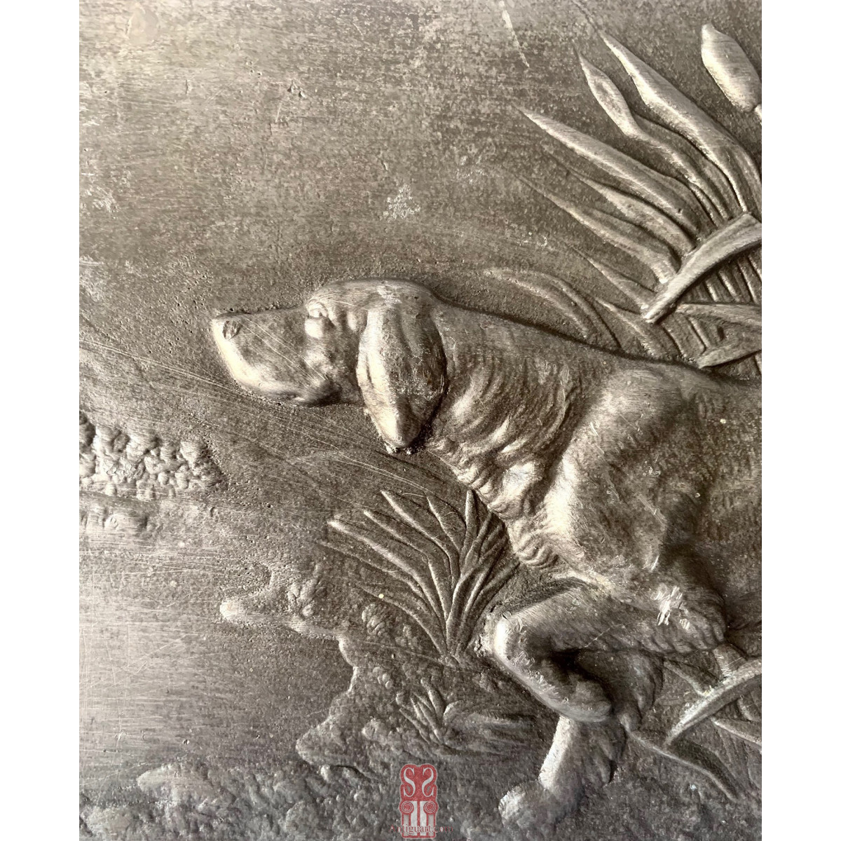 Bajo relieve, escena con perro de caza 1900 circa.