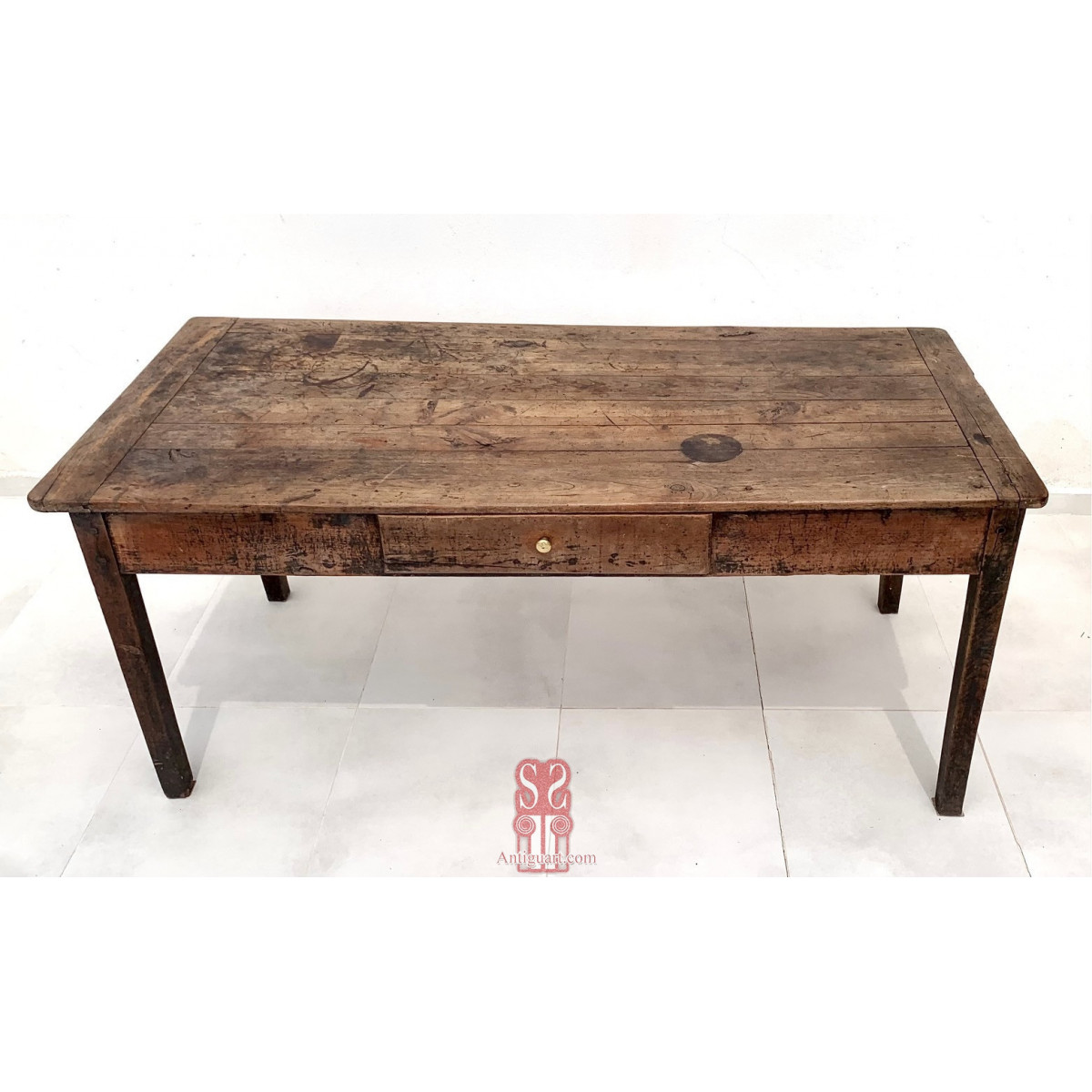 Mesa rustica de comedor, nogal macizo, siglo XIX