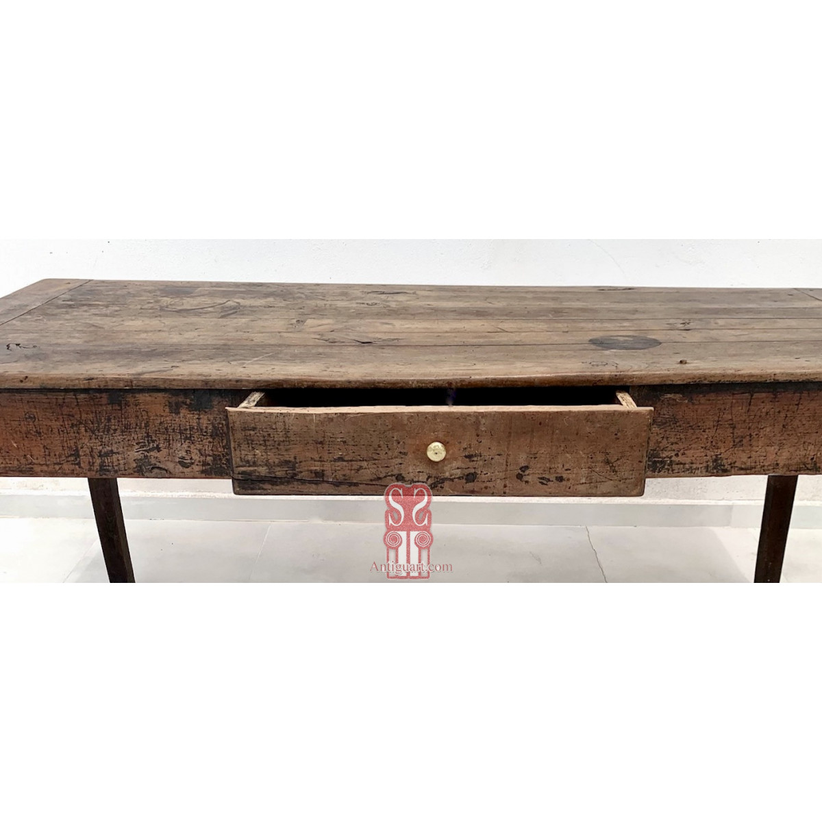 Mesa rustica de comedor, nogal macizo, siglo XIX