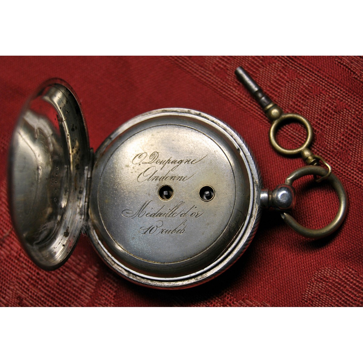 Reloj de bolsillo de plata, finales del siglo XIX.