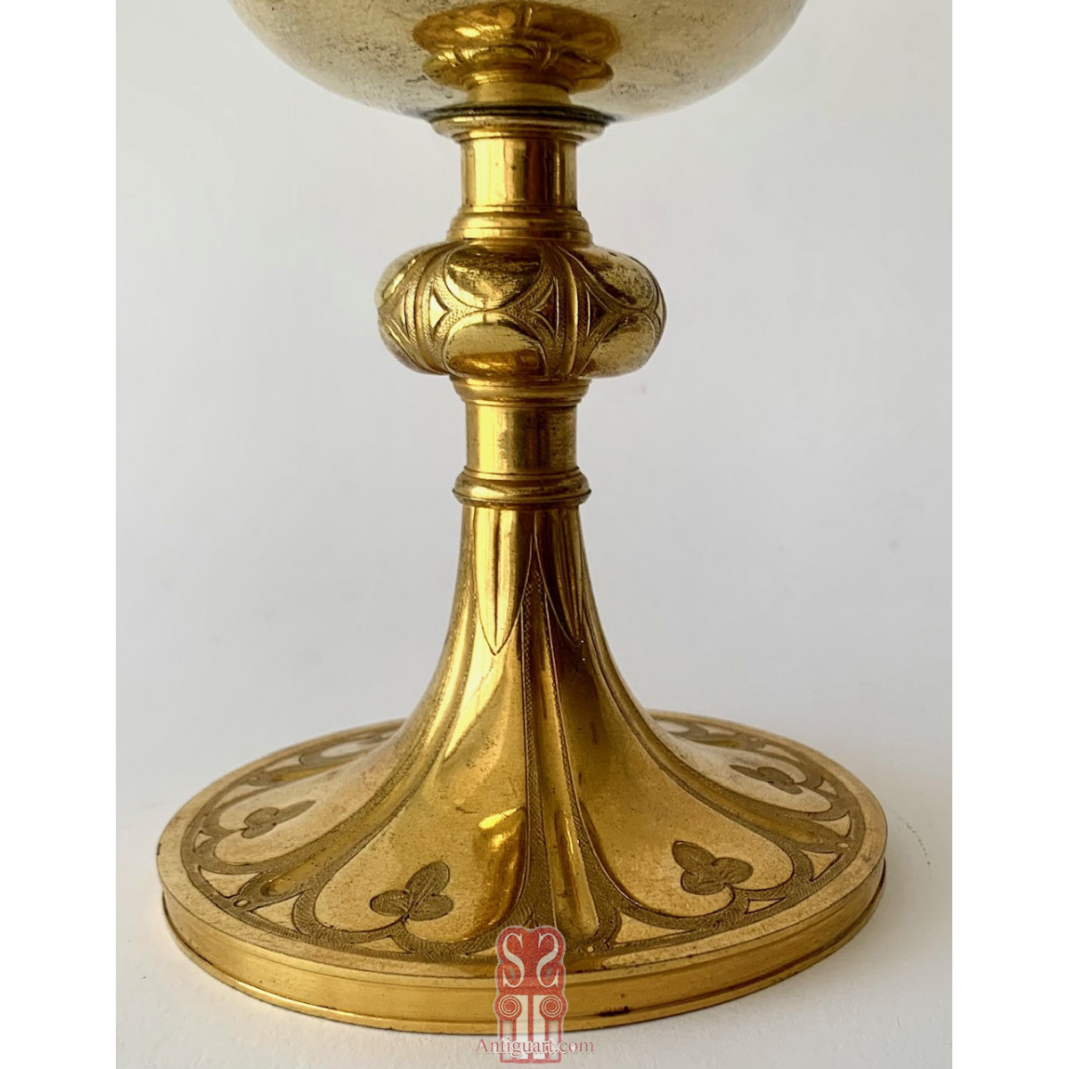 Copón de plata del siglo XIX.