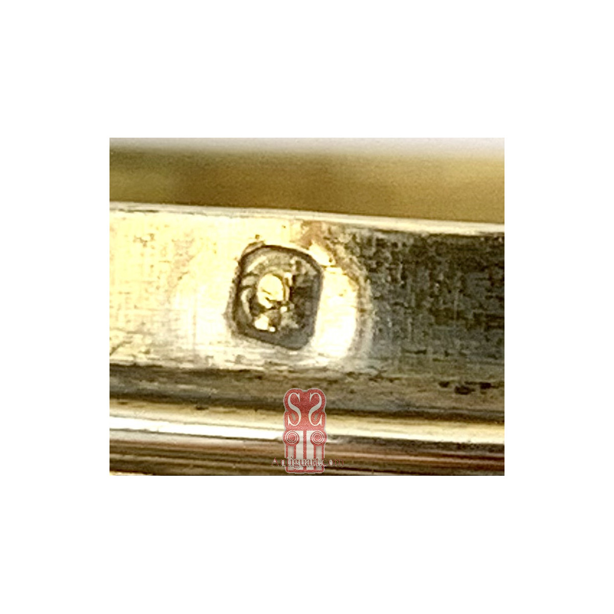 Copón de plata del siglo XIX.