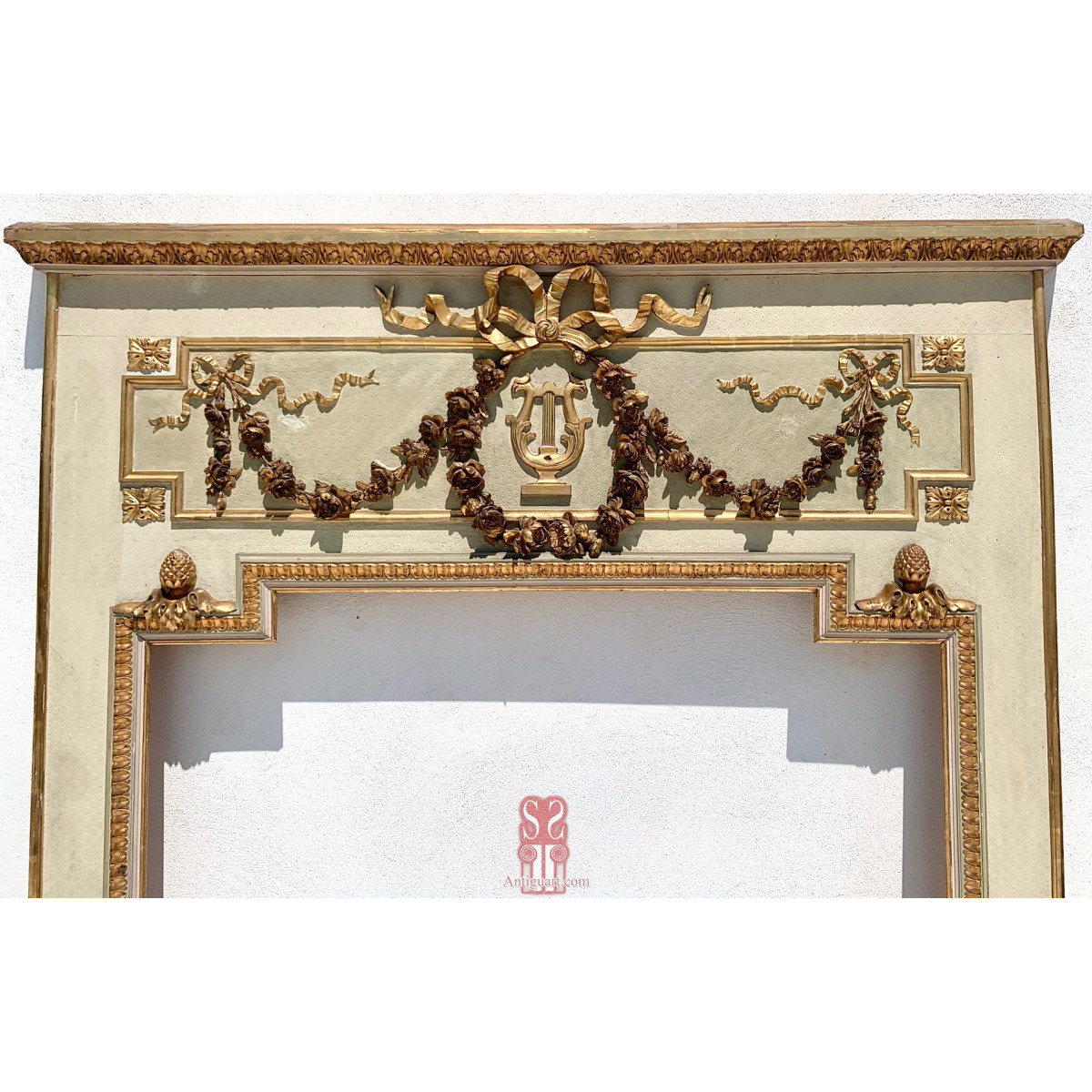 Espejo de grandes dimensiones del siglo XIX