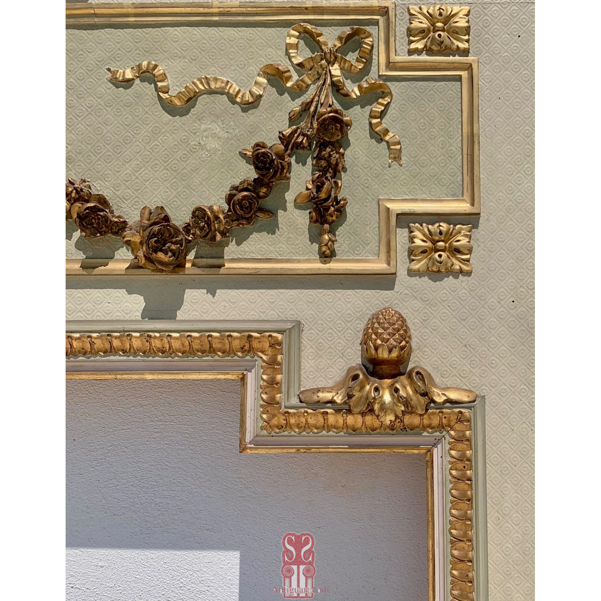 Espejo de grandes dimensiones del siglo XIX