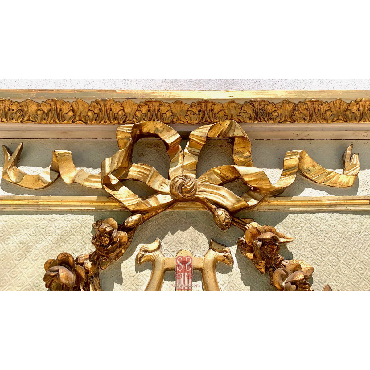 Espejo de grandes dimensiones del siglo XIX