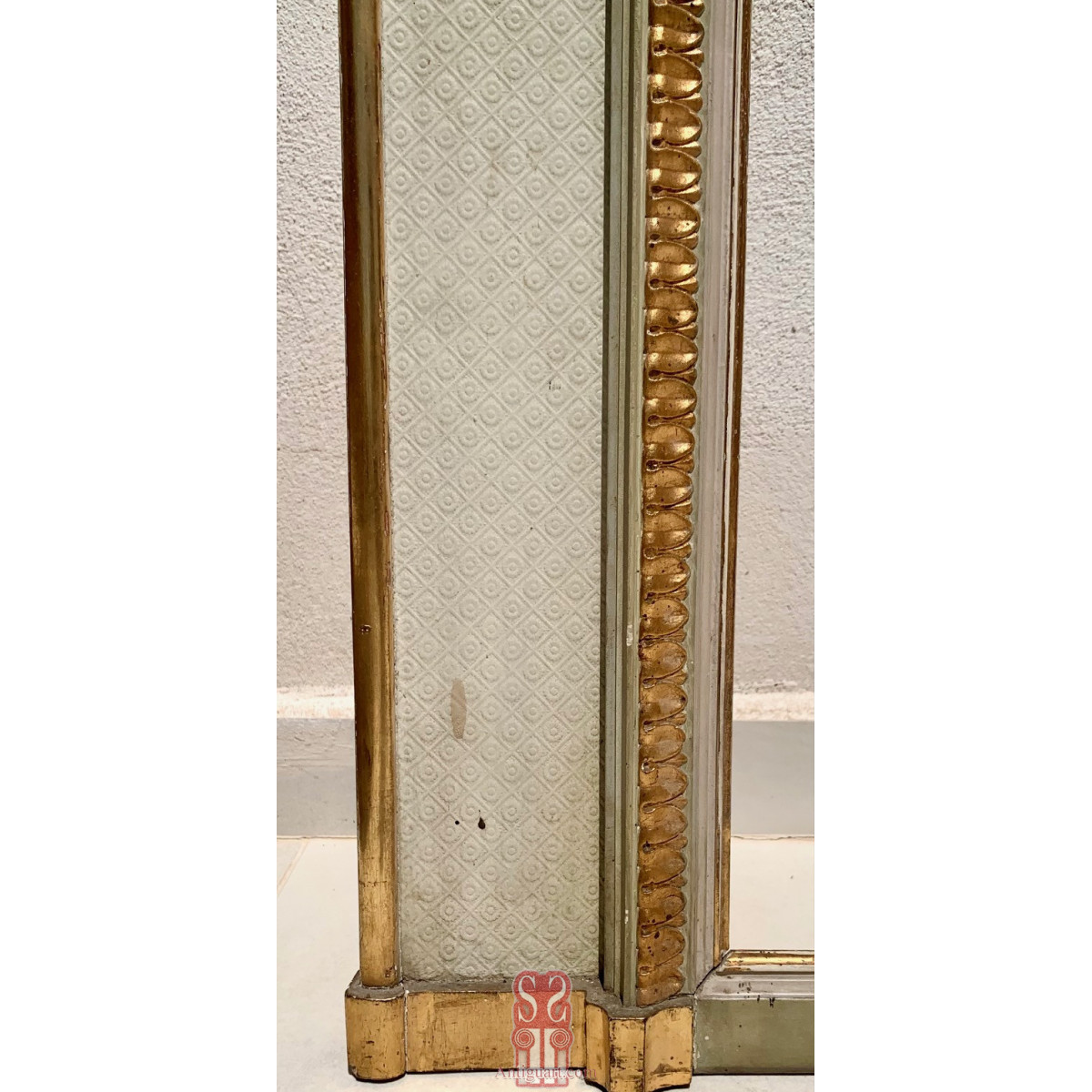 Espejo de grandes dimensiones del siglo XIX