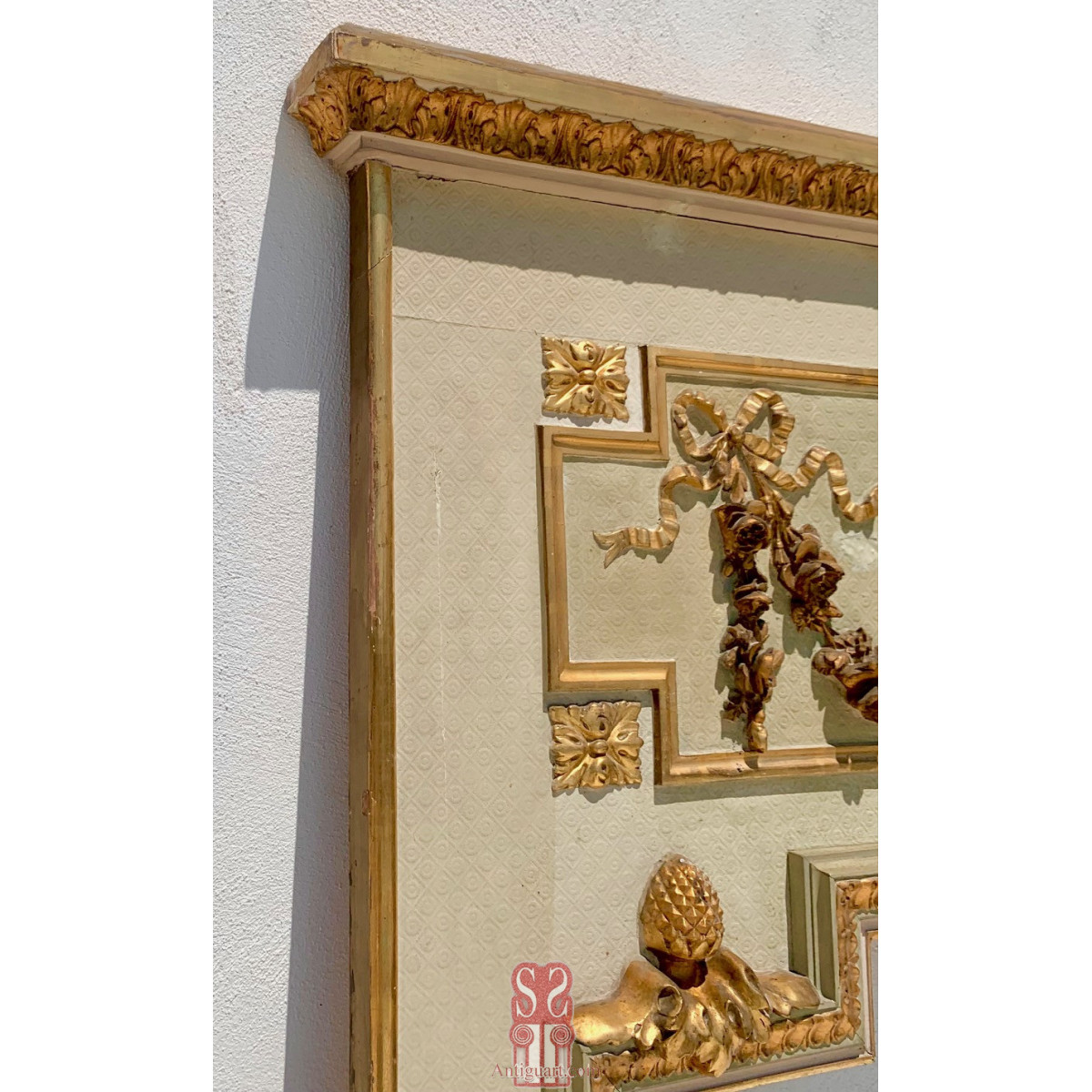 Espejo de grandes dimensiones del siglo XIX