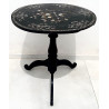Mesa velador isabelina del siglo XIX, marquetería de nácar.