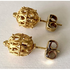 Coppia di orecchini, filigrana d’argento dorato, XIX secolo. 2