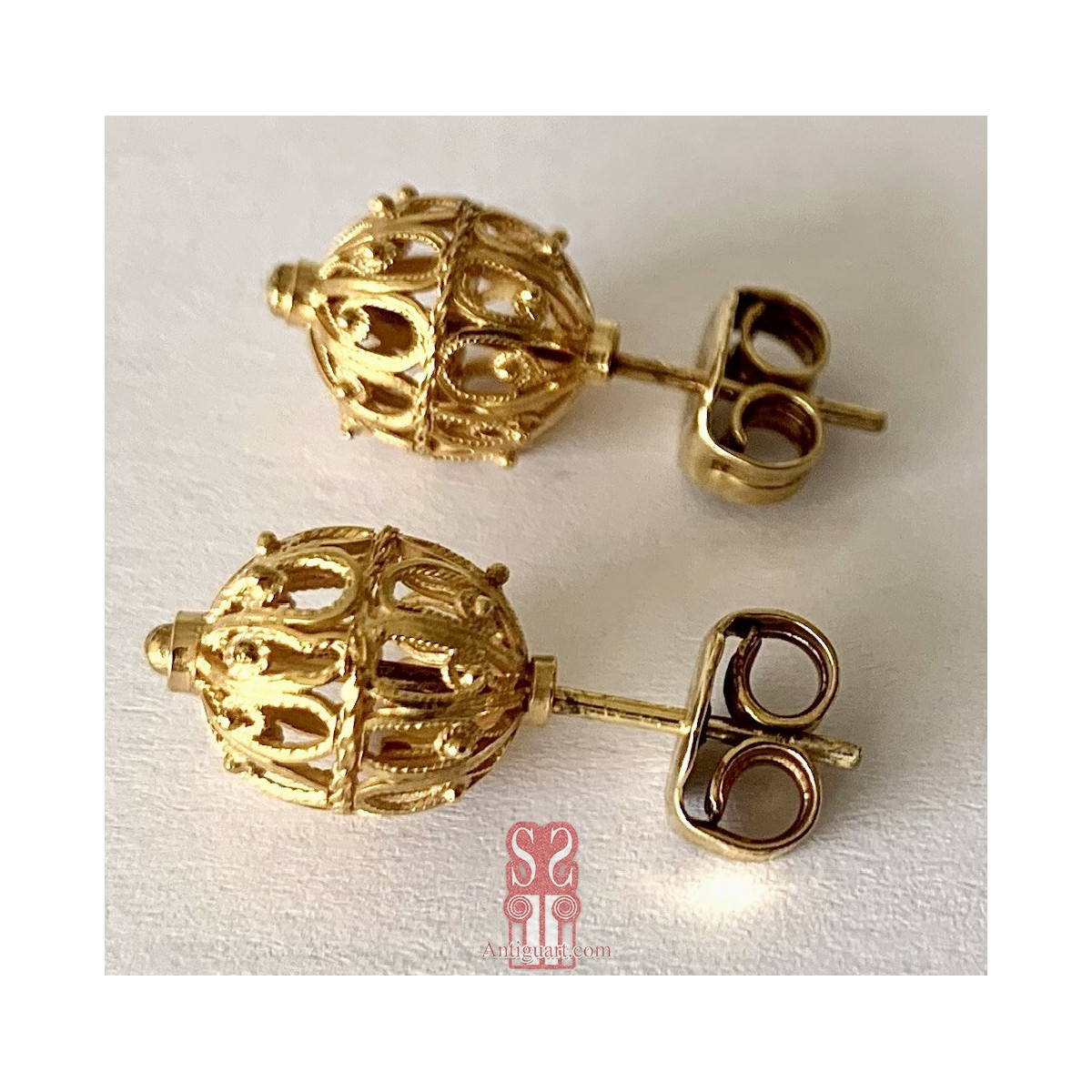 Pendientes en filigrana de plata dorada, Siglo XIX.