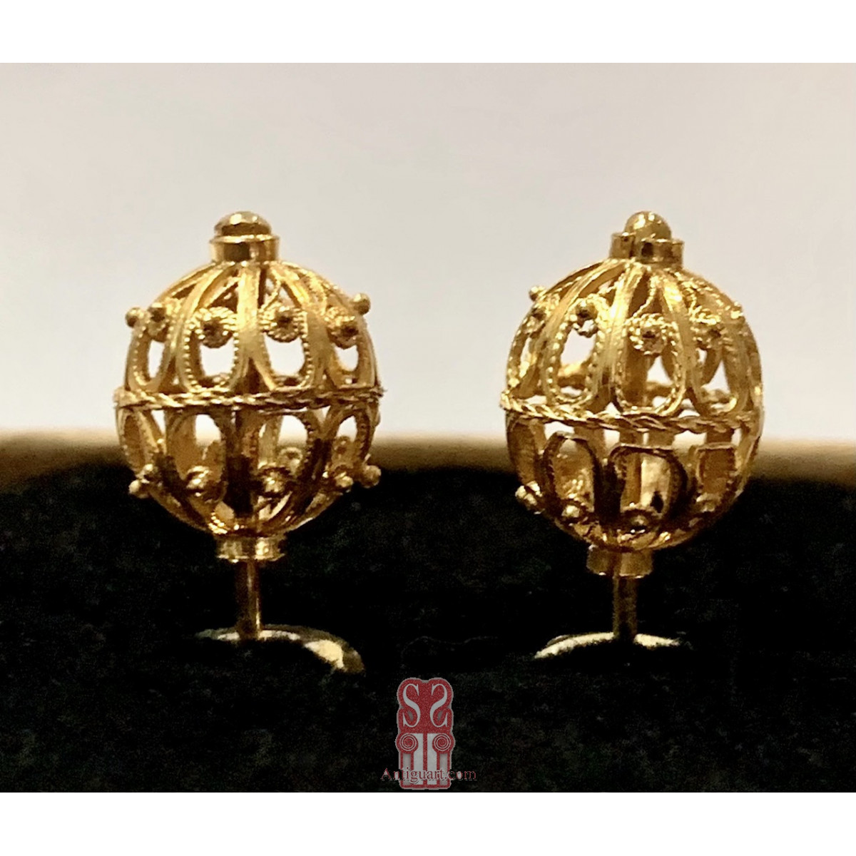 Pendientes en filigrana de plata dorada, Siglo XIX.