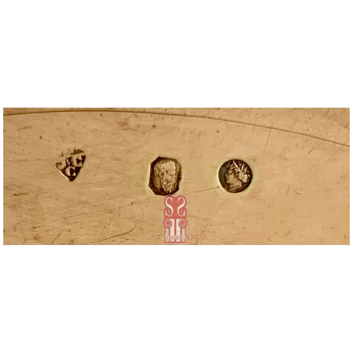 Patena de plata dorada del siglo XIX, Paris Francia.