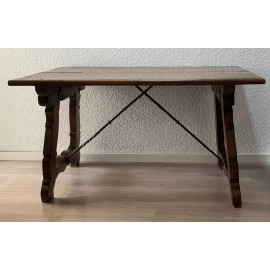 Mesa frailera de nogal del siglo XVIII. 2