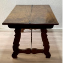 Mesa frailera de nogal del siglo XVIII.