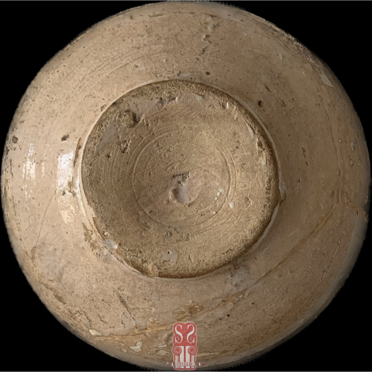 Escudilla de cerámica valenciana del siglo XVI