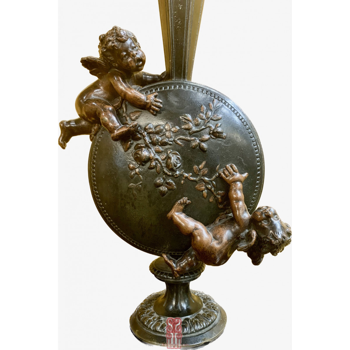 Auguste Moreau, Jarrón de bronce del siglo XIX.