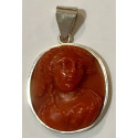 Ciondolo cammeo di corallo rosso dell'800