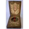 Reloj solar y brújula meridiana del siglo XVIII.