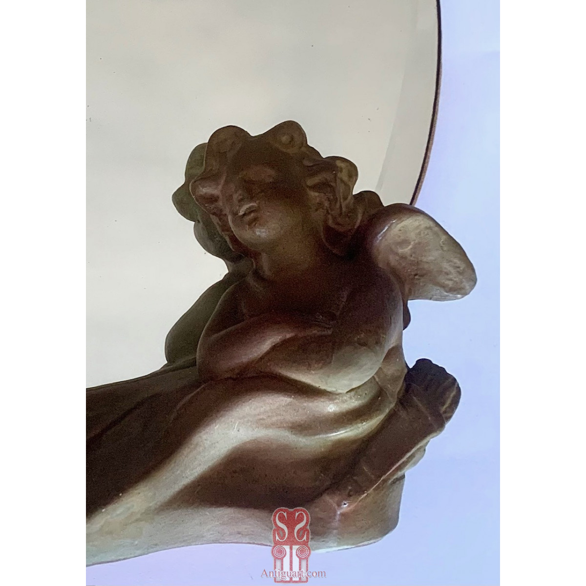 Espejo de mesa modernista de escayola policromada.