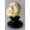 Memento mori de hueso tallado, siglo XIX.
