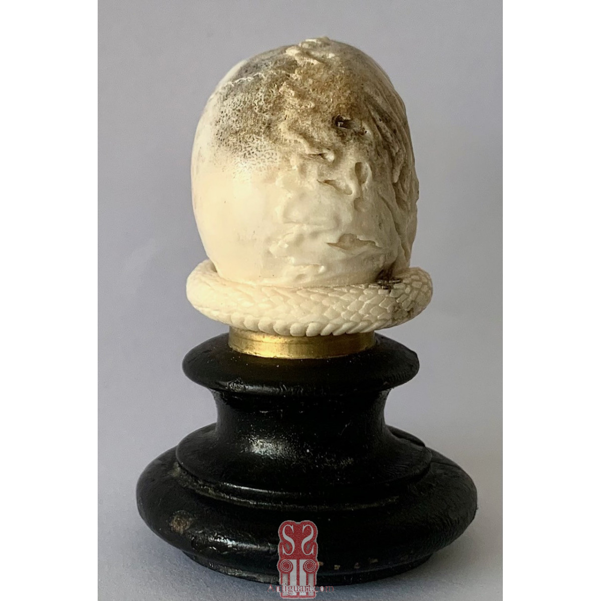 Memento mori de hueso tallado, siglo XIX.