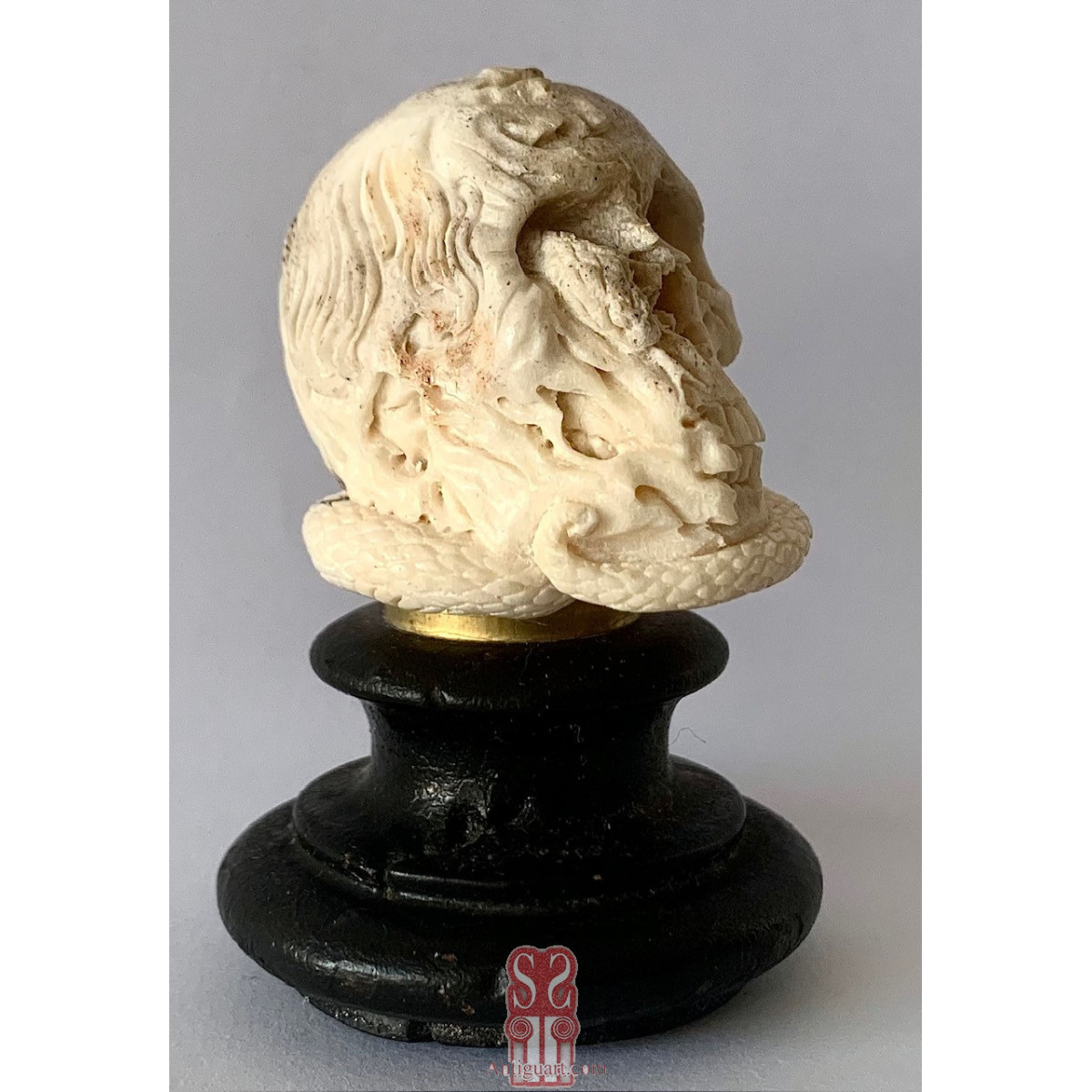 Memento mori de hueso tallado, siglo XIX.