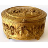 Caja joyero de bronce, escenas en bajo relieve, 1900 circa.