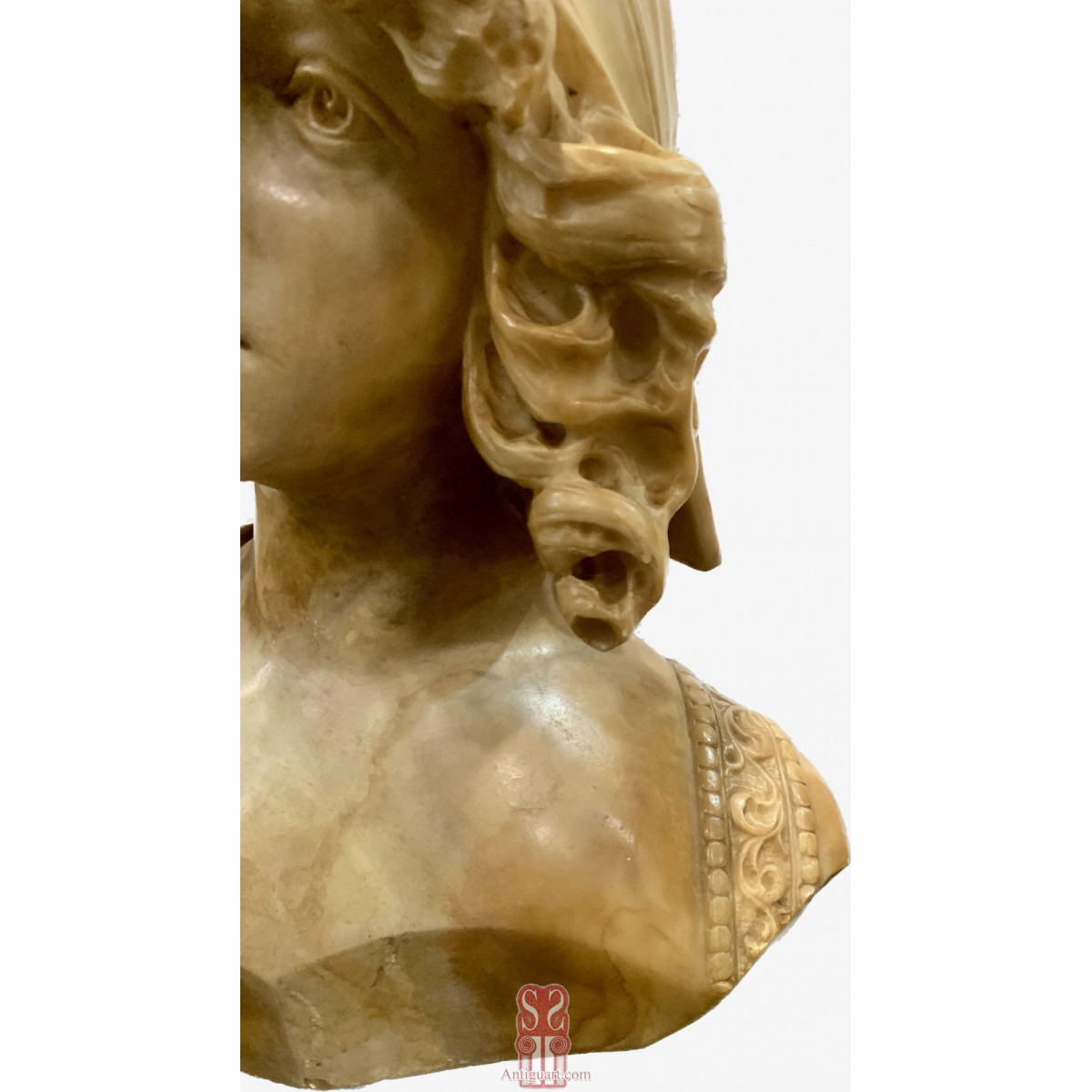 Busto de San Miguel Arcángel de alabastro, siglo XIX.