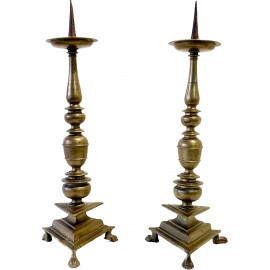 Pareja de candeleros de bronce italianos siglo XVII
